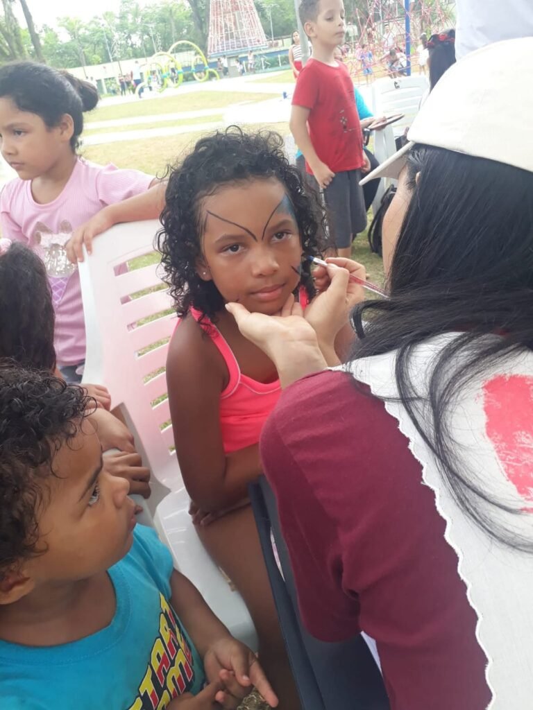 Projeto Pintando na Praça no Porque Anelinas (10)